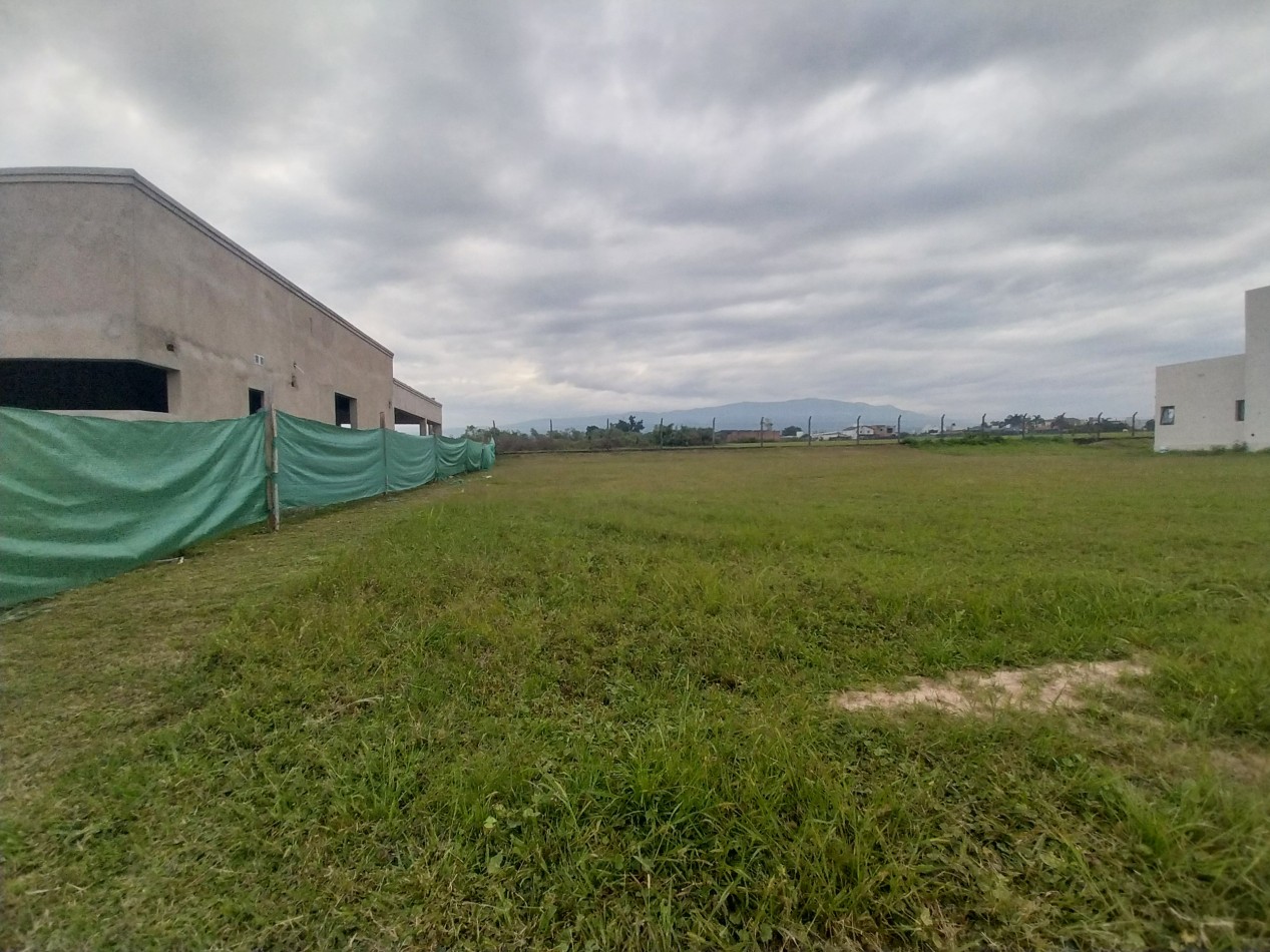 ||| LOTE 420M2 EN ALONDRA |||