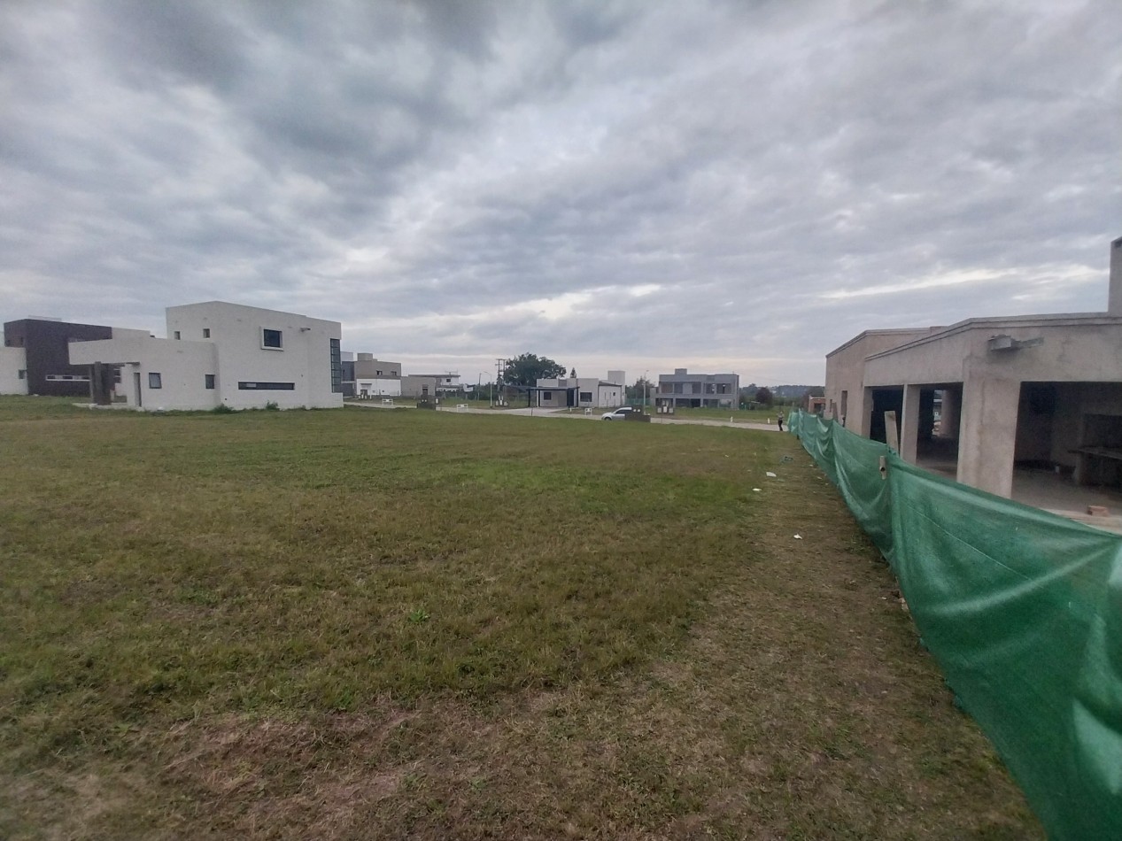 ||| LOTE 420M2 EN ALONDRA |||