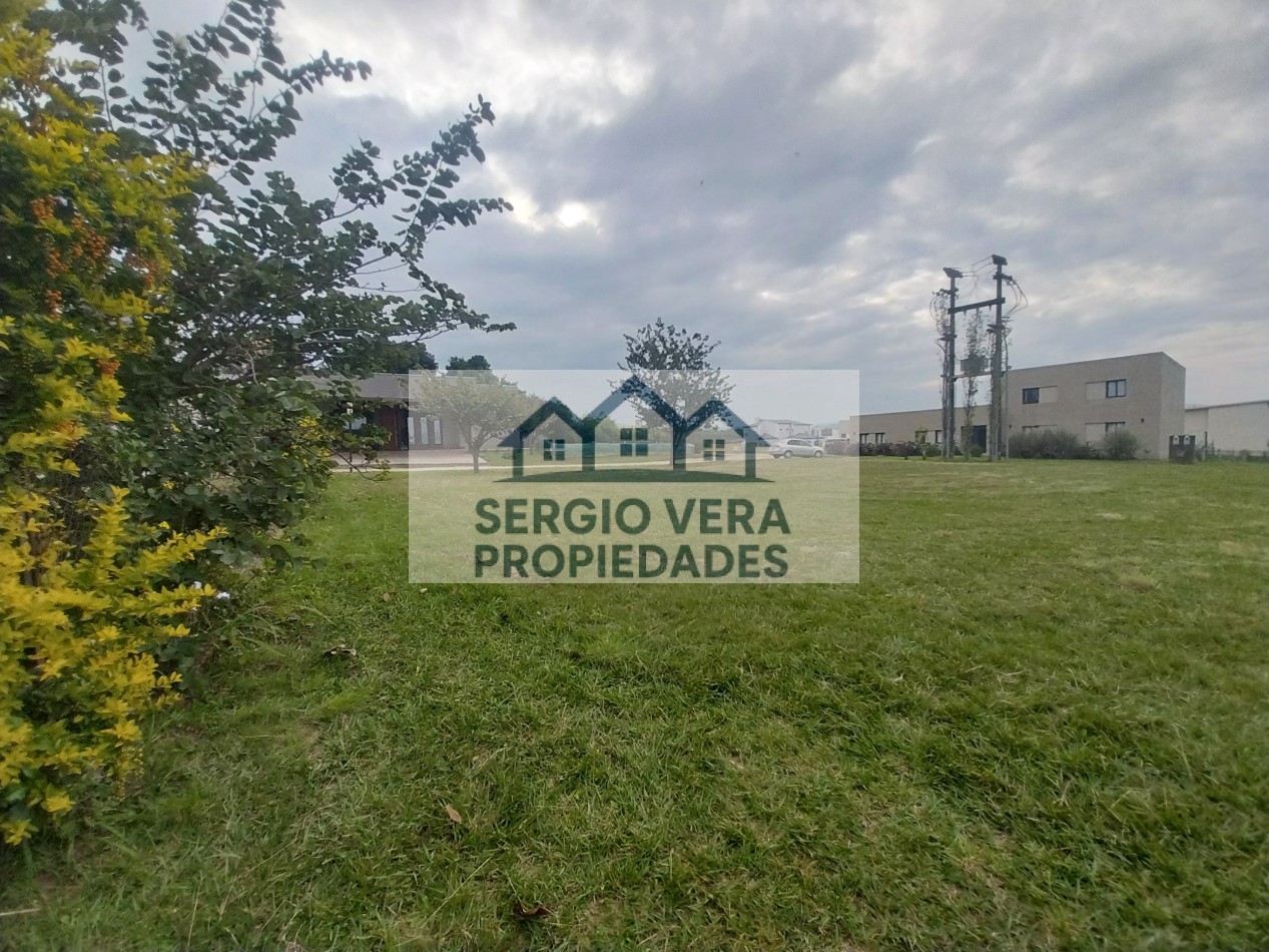 ||| LOTE ESQUINA 818M2 EN COUNTRY PORTAL DEL SOL |||
