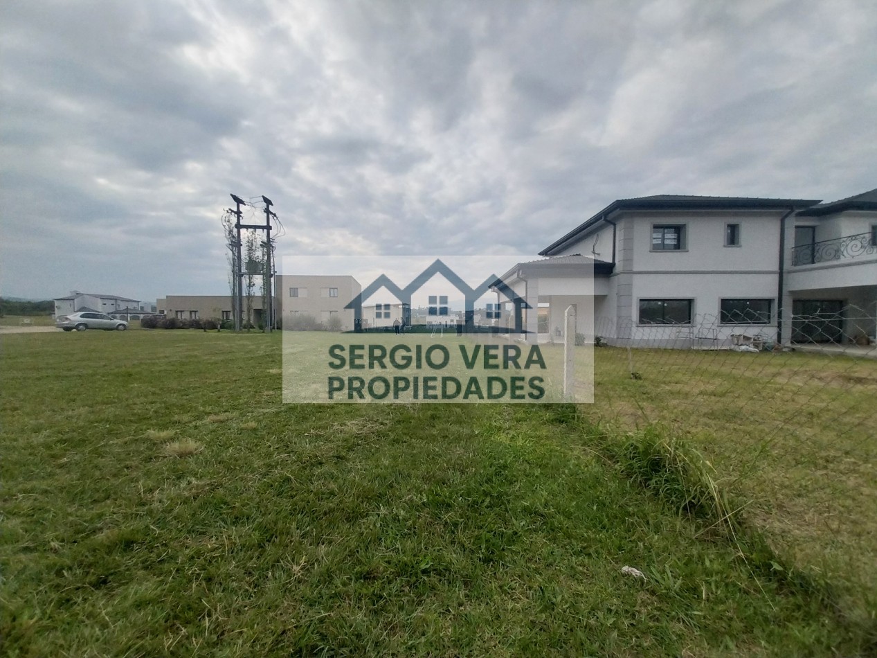 ||| LOTE ESQUINA 818M2 EN COUNTRY PORTAL DEL SOL |||