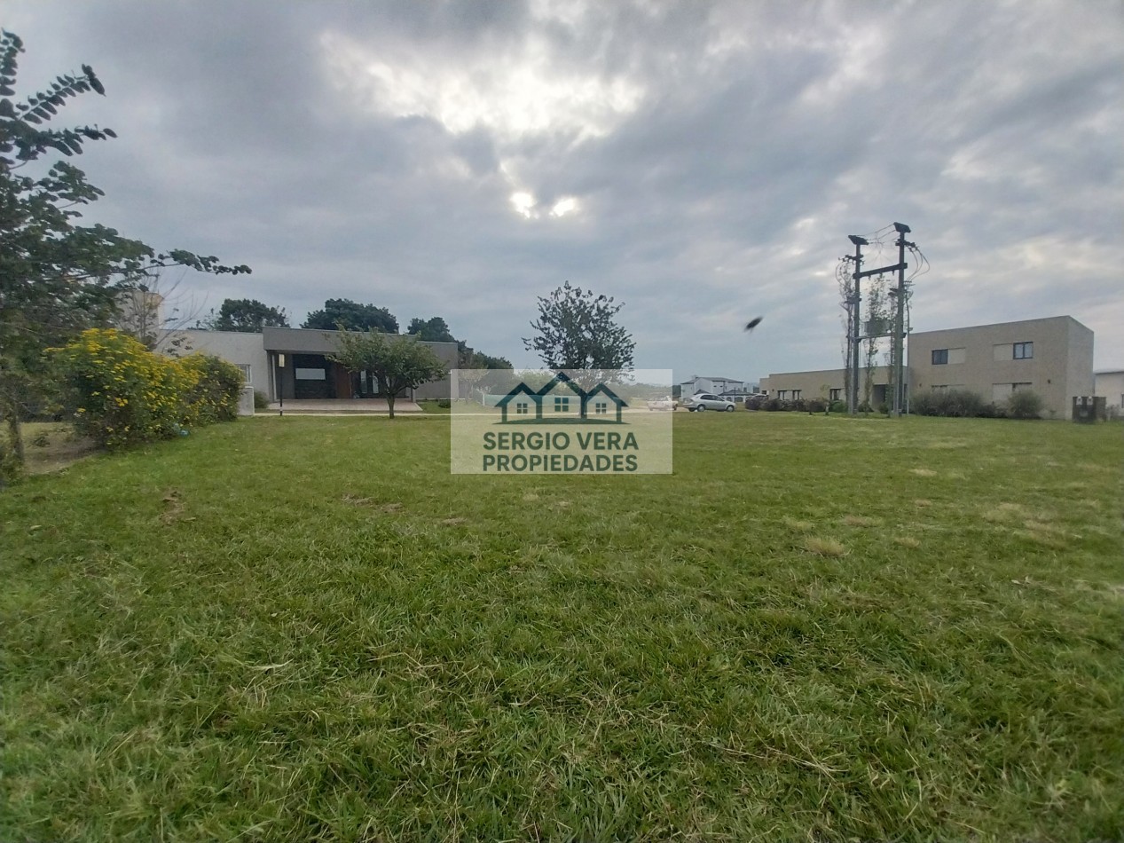 ||| LOTE ESQUINA 818M2 EN COUNTRY PORTAL DEL SOL |||